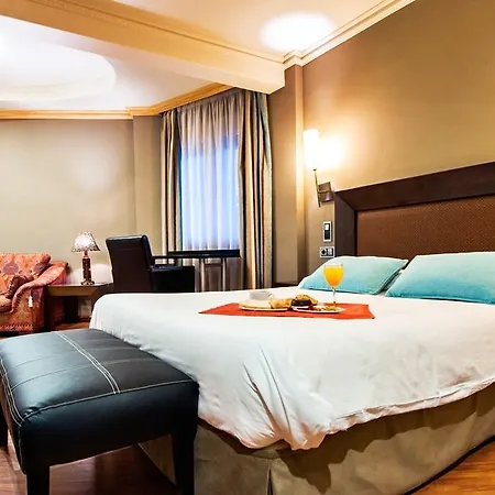 Hotel Del Val - Parking Gratuito 3*