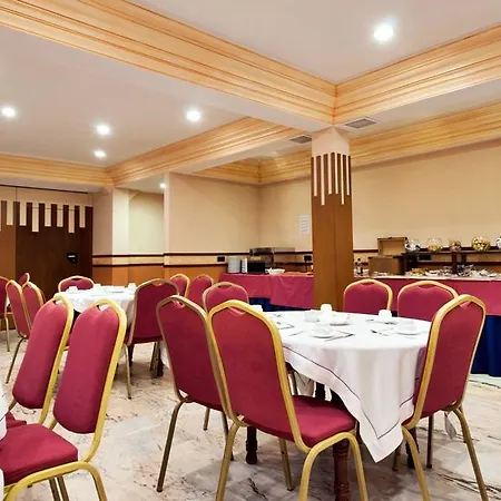 Hotel Del Val - Parking Gratuito 3*